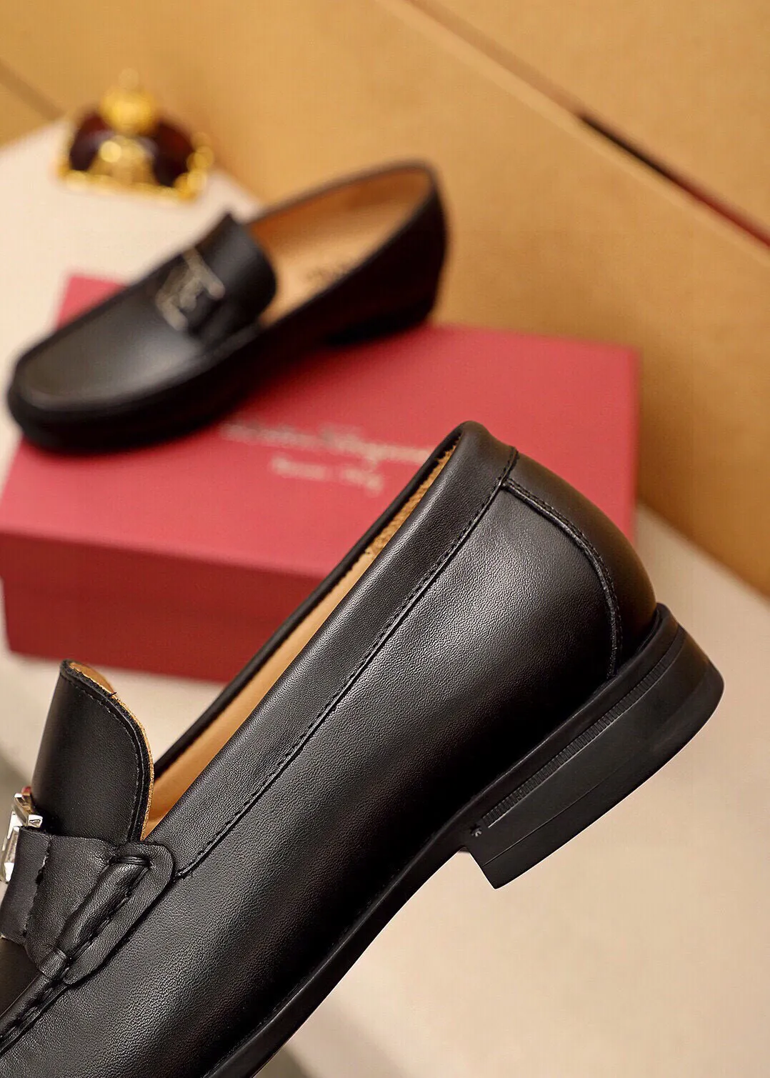 Men's shoes 💰480 💐 Product trademark: Ferragamo "Ferragamo" casual leather shoes Regular size: 38-44 (45🉑️customized) Product materials: Selected imported first-layer calfskin upper + luxury hardware buckle, imported water-dyed cow leather lining. Strong three-dimensional visual effect, original outsole color: 3⃣️seed leather materials available